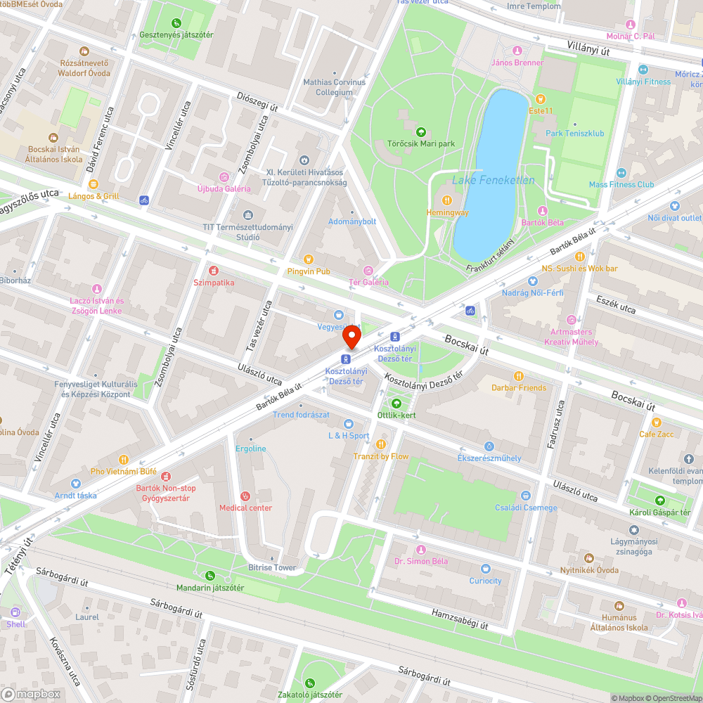 Kitörött az üvegfal a villamosmegálló esőbeállójában bejelentés helye