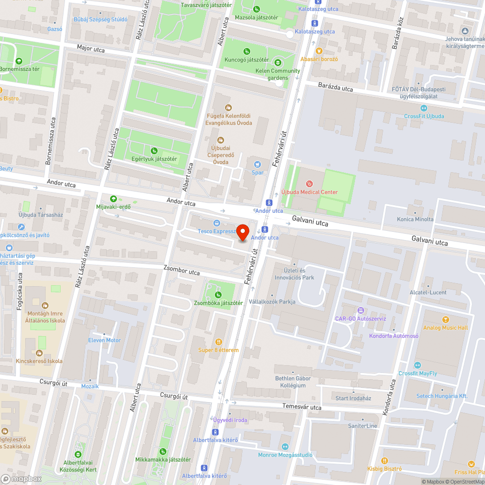 Parkolóban,autó úton megáll a víz bejelentés helye