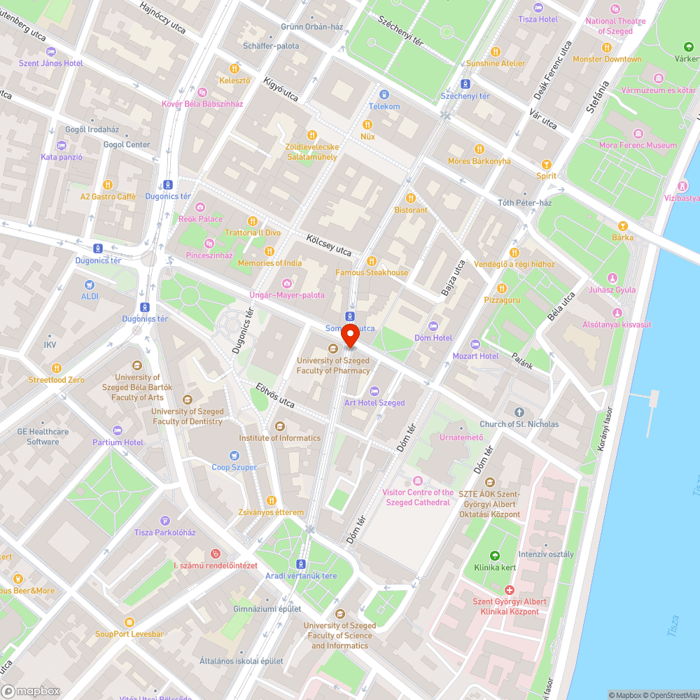 Megdőlt, telematricázott, kopott útbaigazító tábla bejelentés helye