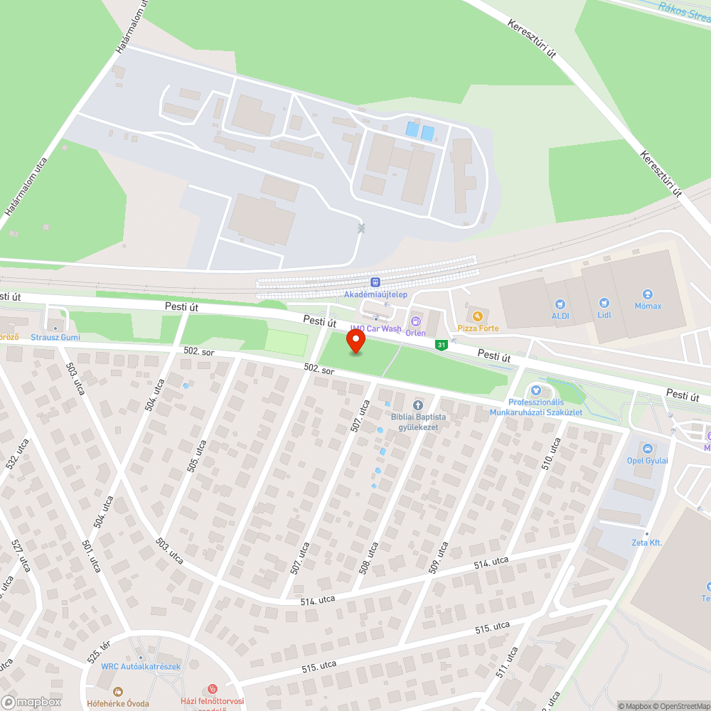 Betontömbök foglalják a zöldterületet bejelentés helye