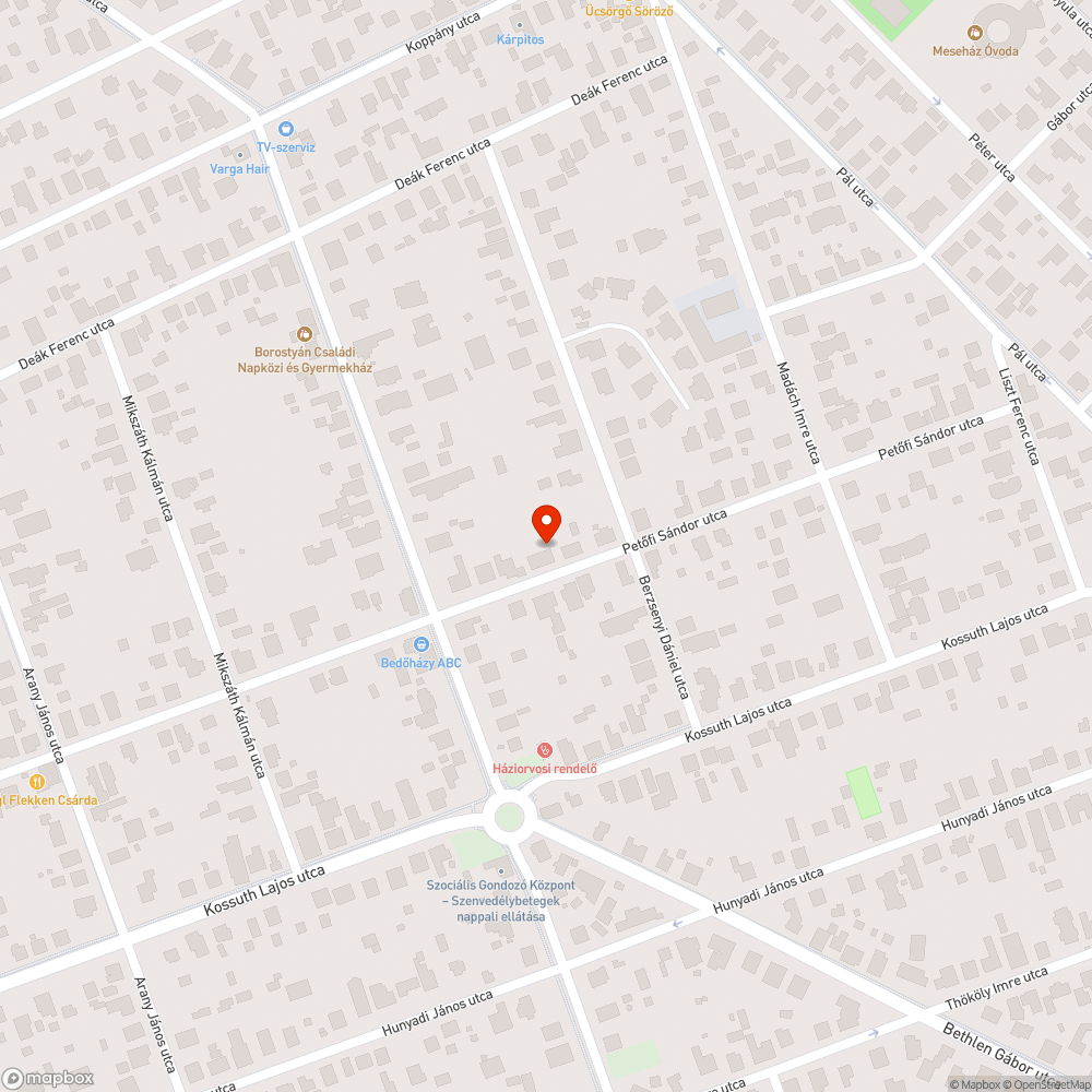 Kidőlt kerítést miatt használhatatlan a járda bejelentés helye