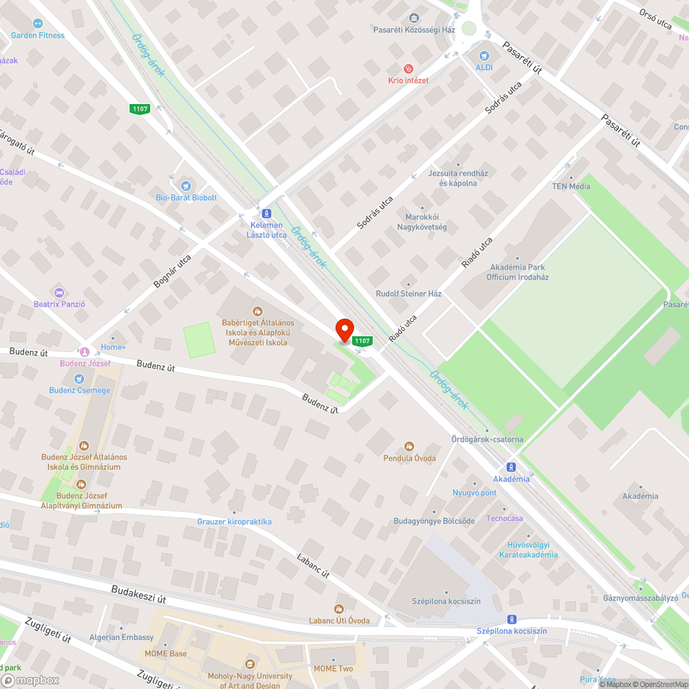 Kidöntött poller az IBS előtt bejelentés helye