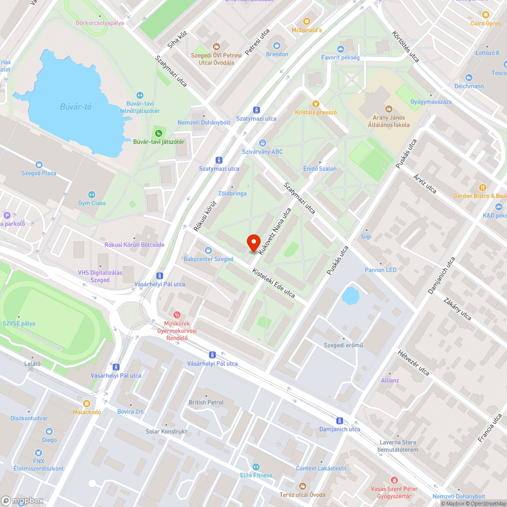 Elhagyott autó két parkolót foglal bejelentés helye