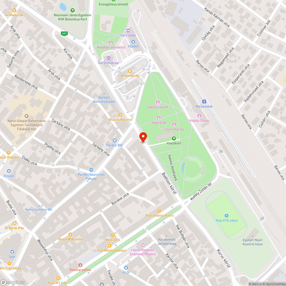 Kopott, kiálló fedlap bejelentés helye