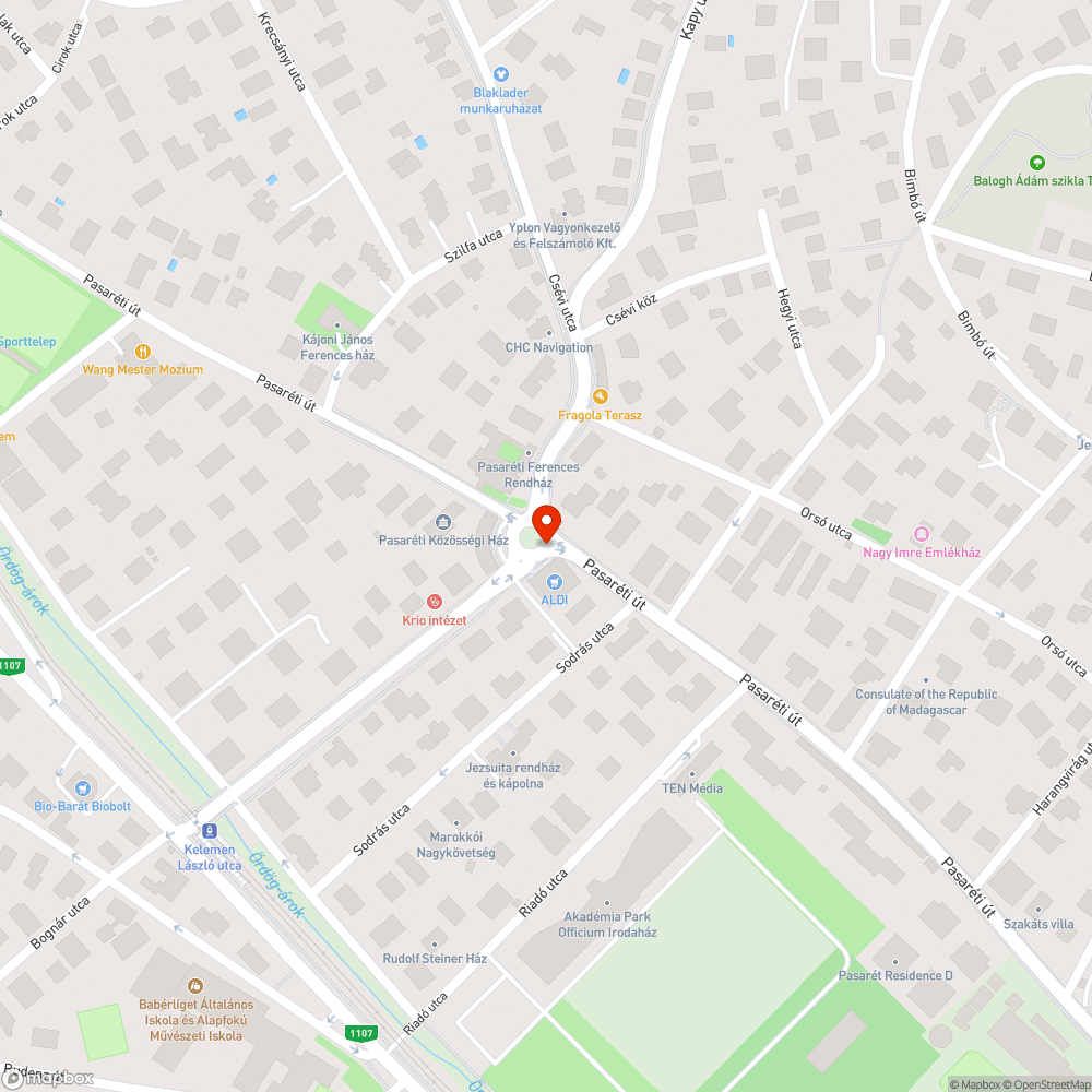 Illegál plakátok a Pasaréti-téren bejelentés helye