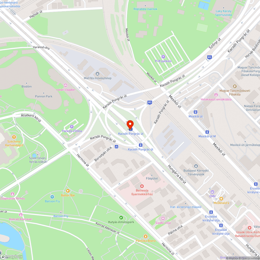 Piszkos üvegfelületek a villamos megállójában bejelentés helye