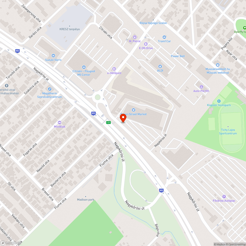 Közműfedél körül kátyú bejelentés helye