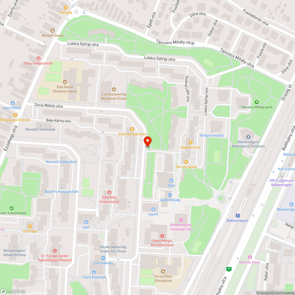 Elhagyott, járdán parkoló autó bejelentés helye