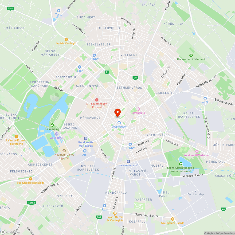 Törött, műanyag kerítéselem a belvárosban bejelentés helye