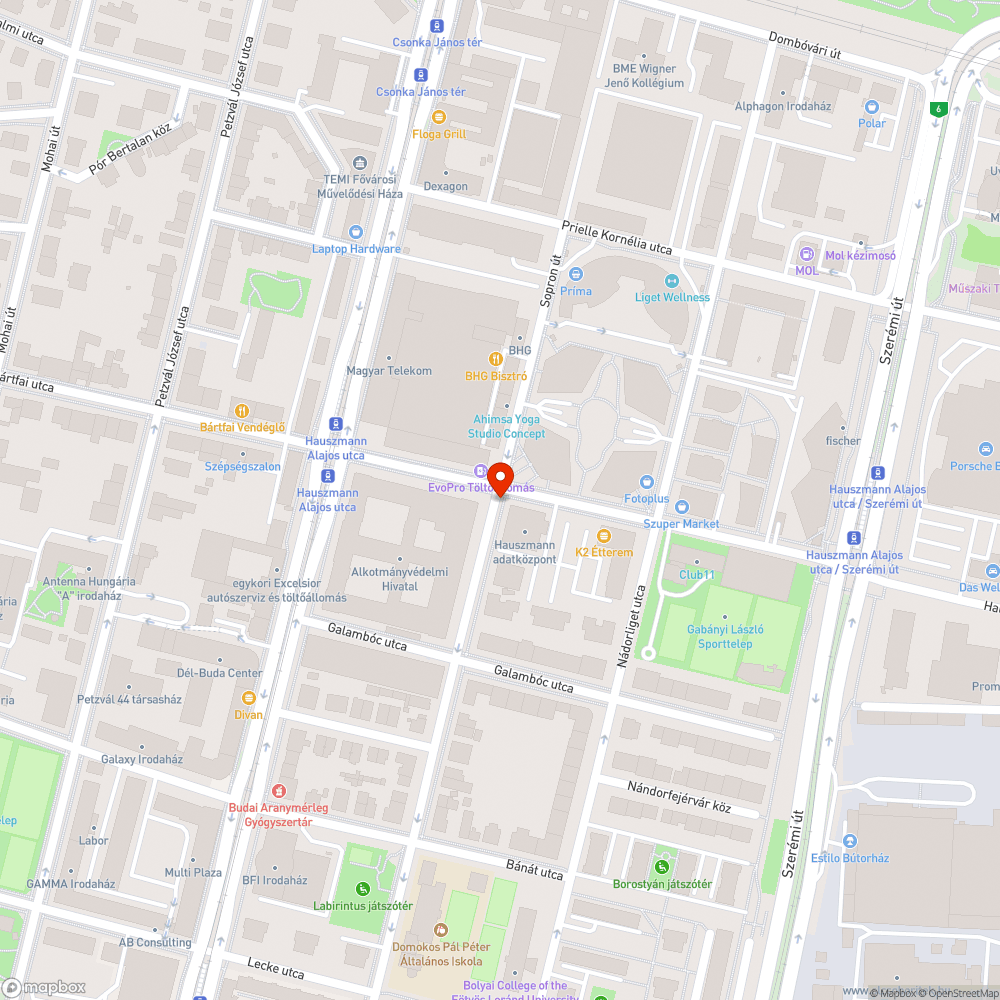 Parkoló autók uralják a járdát bejelentés helye