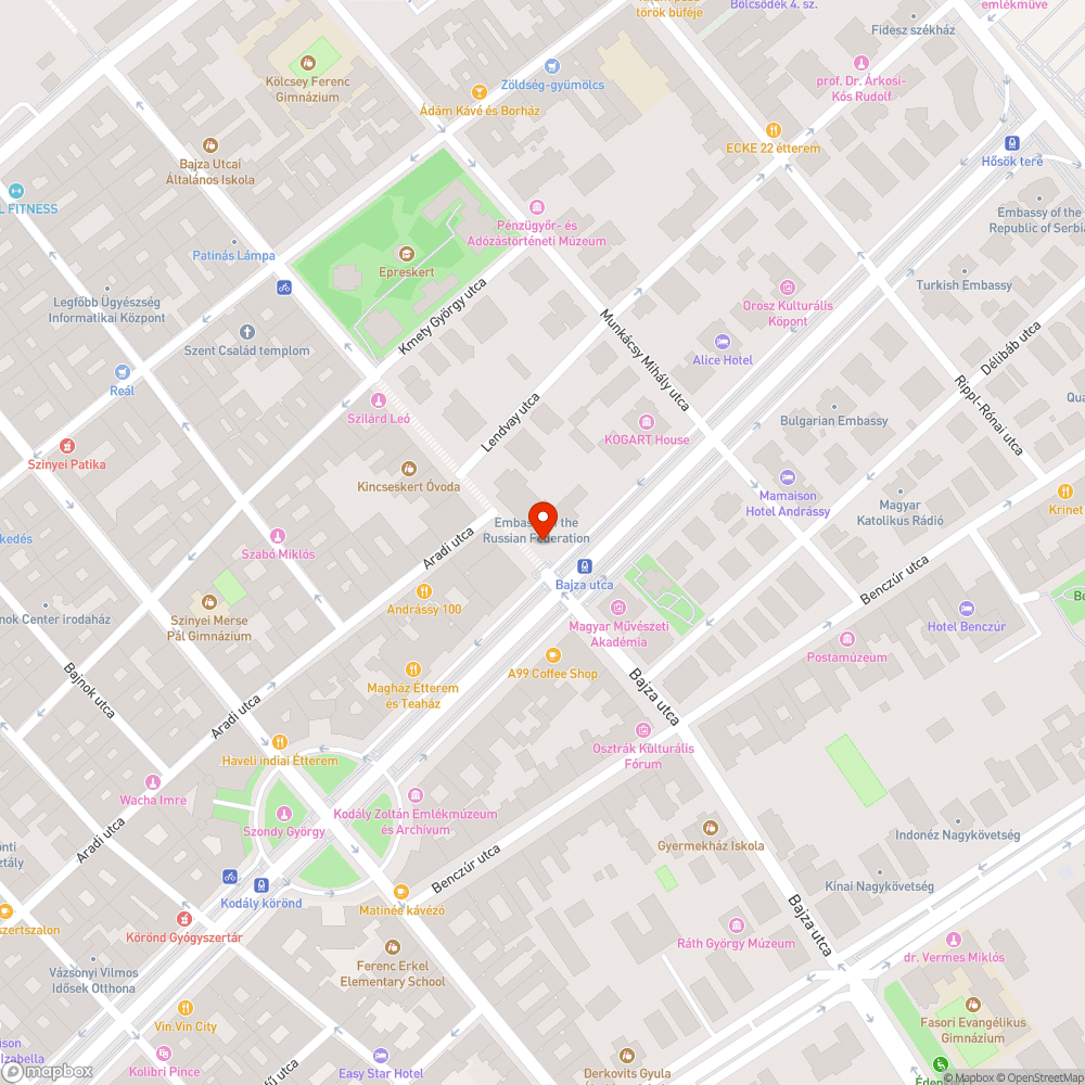 Elhagyott mobil kerítés akadályozza a kerékpárosokat/gyalogosokat bejelentés helye