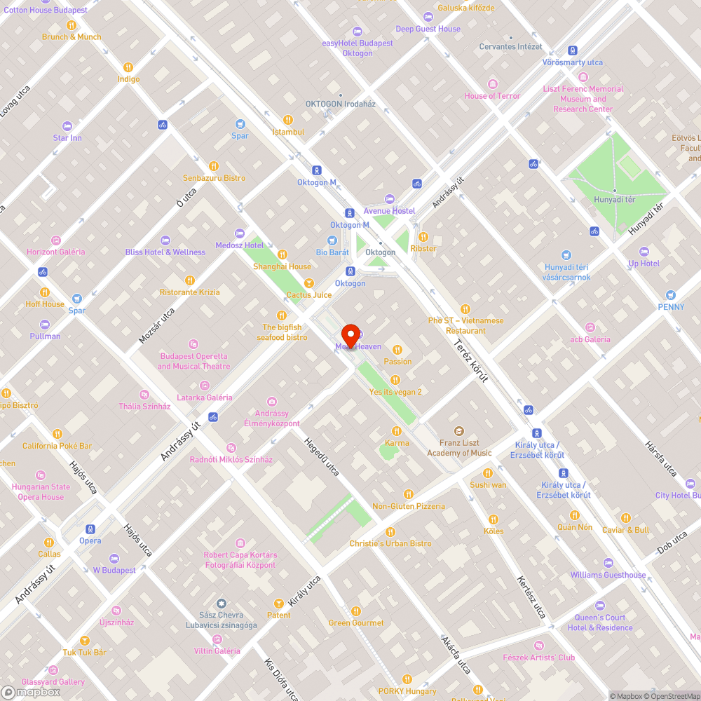 Egész nap a parkban büdösödő társasházi kukák bejelentés helye