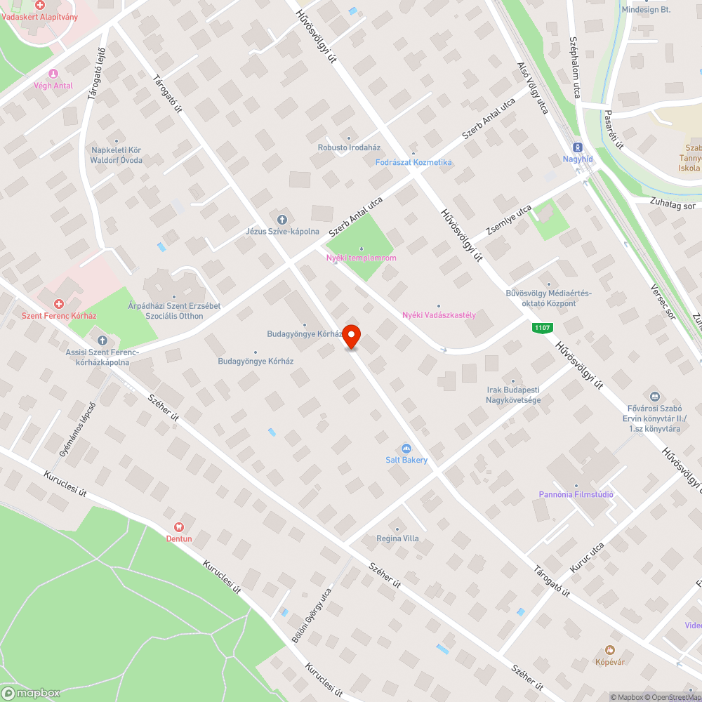 Lomis táblák a Tárogató út oszlopain bejelentés helye