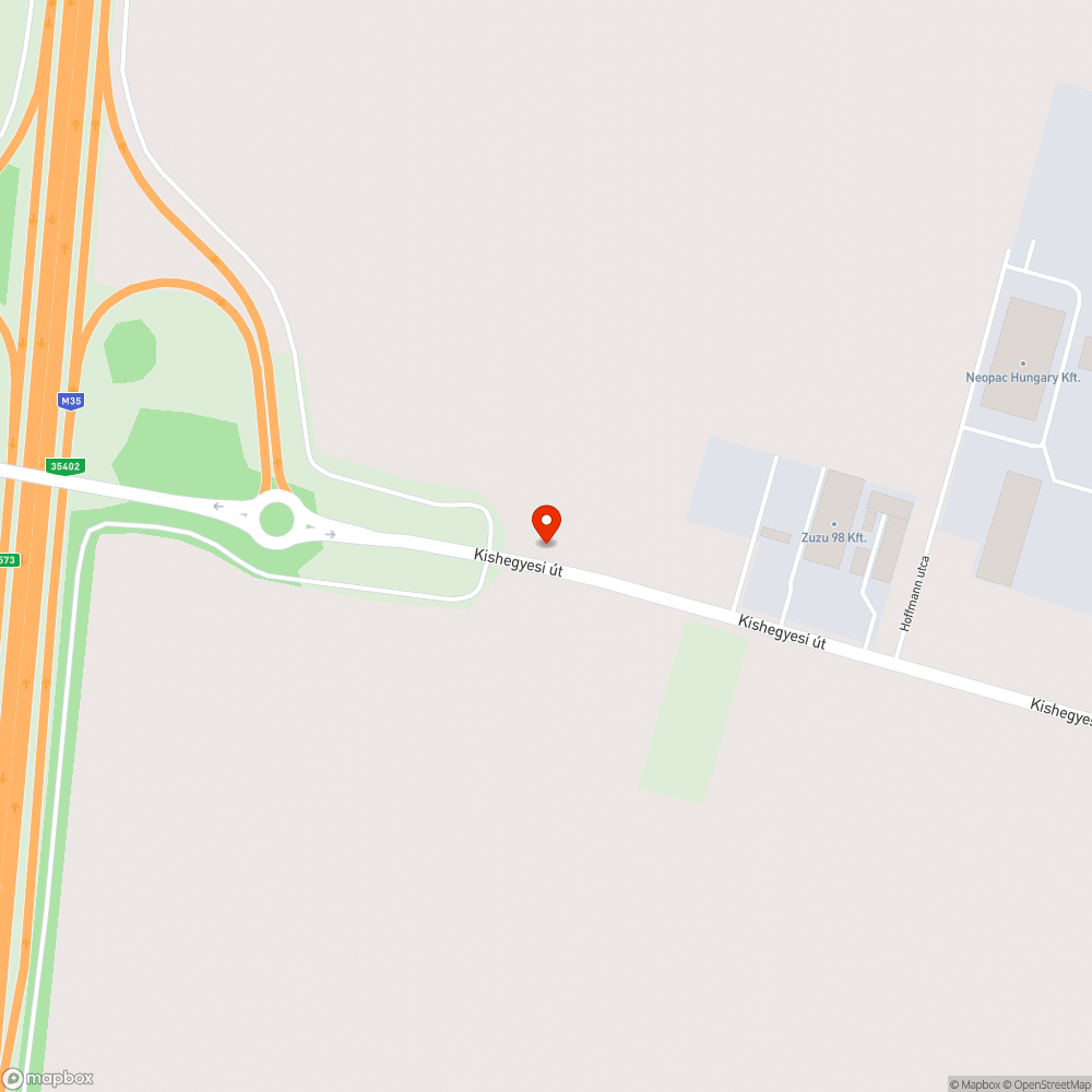 Gazos útszélek, kopott KRESZ táblák bejelentés helye