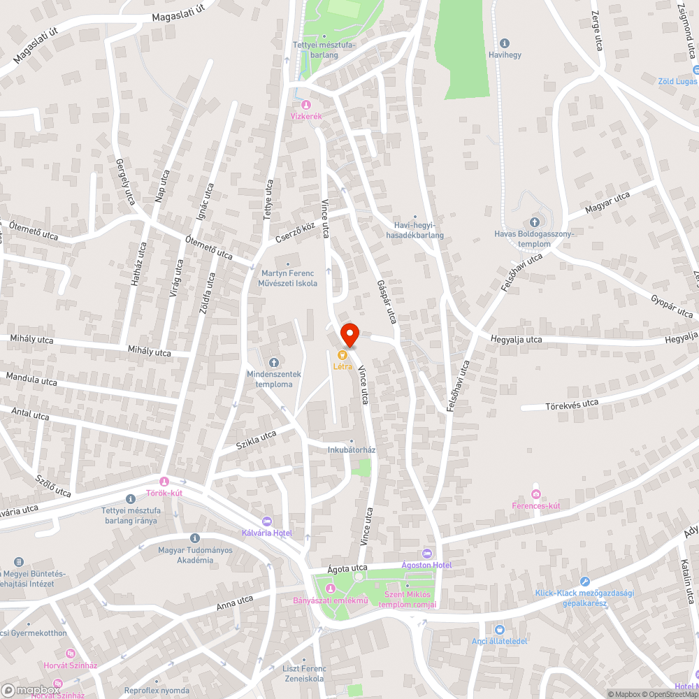 Elmozdult, balesetveszélyes "macskakövek", útburkolat bejelentés helye