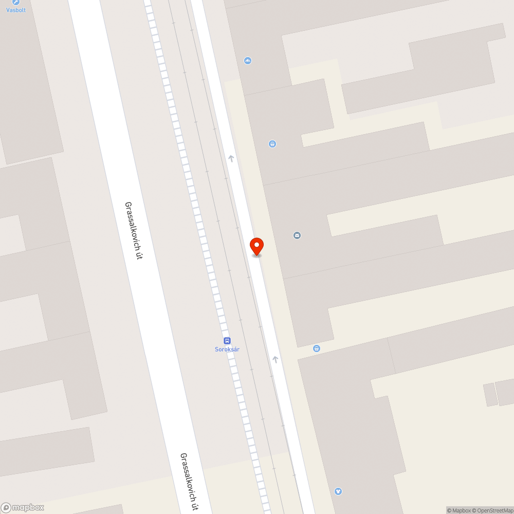 Rendezetlen járdaszakasz, a főposta előtt bejelentés helye