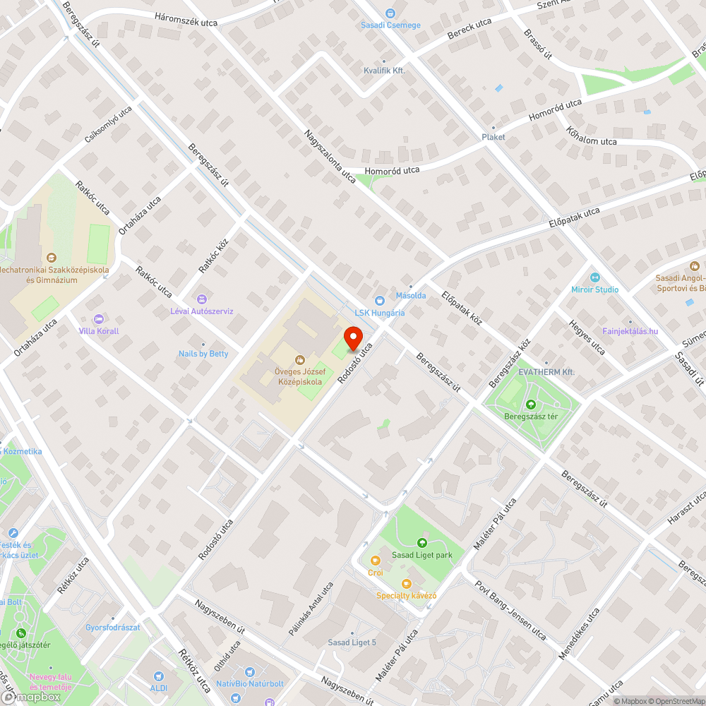 Igénytelen, gazos járda bejelentés helye