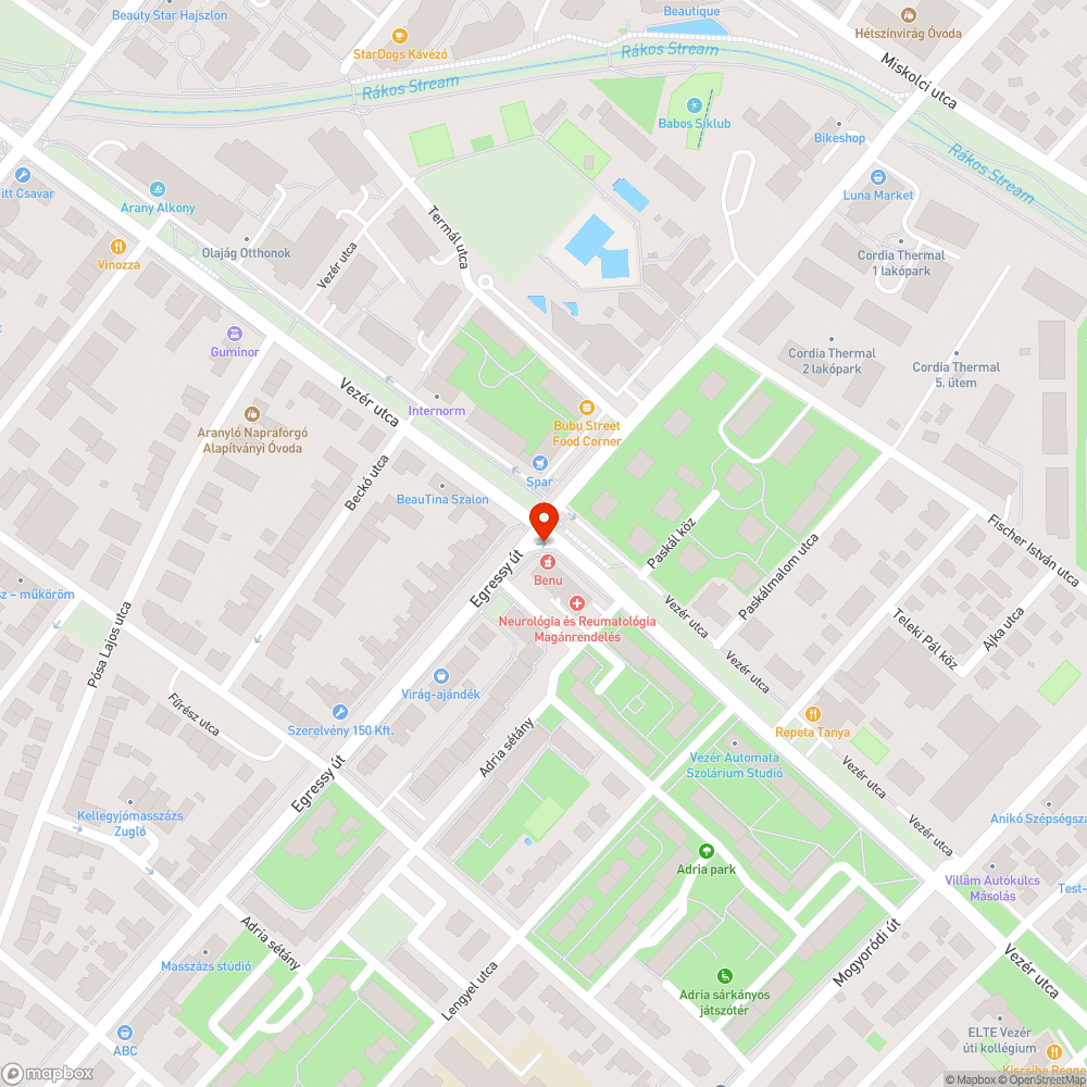 FUTÁR kijelzőt kitakarják a faágak bejelentés helye