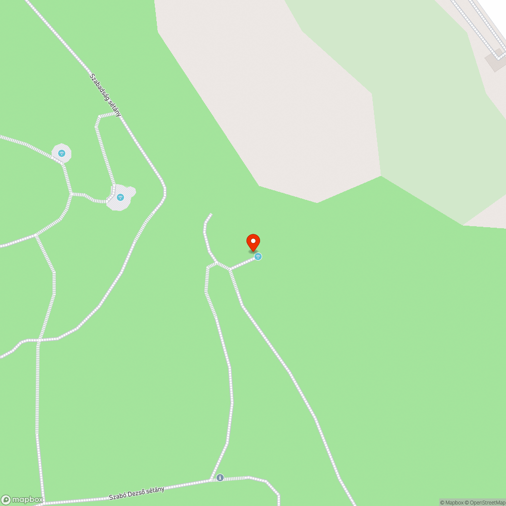 Szeméthegy a kilátó teraszon bejelentés helye