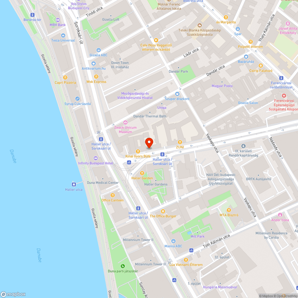 Gumiabroncs a fűben bejelentés helye