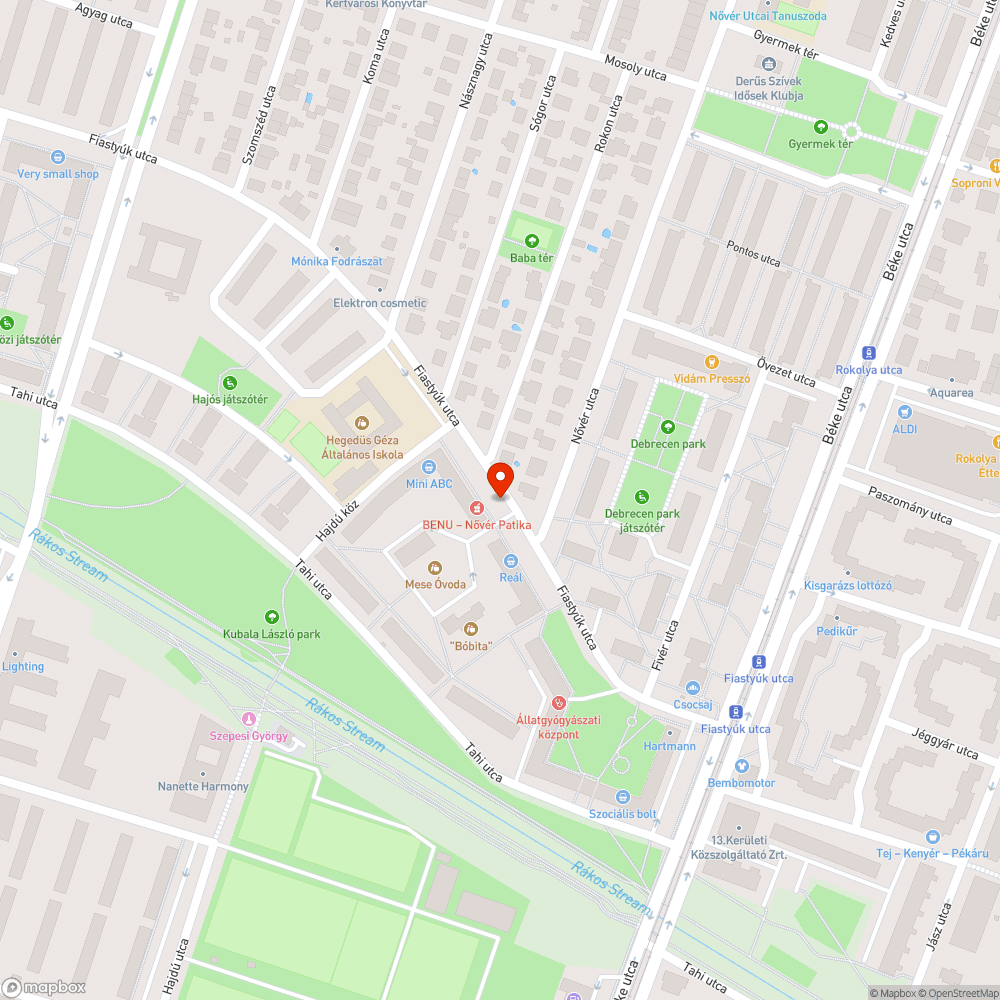 Hiányzó felfestés, járdára belógó autók bejelentés helye