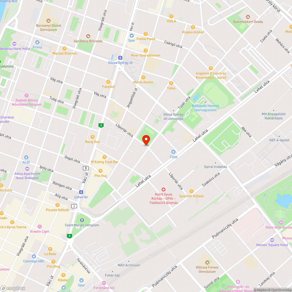 Elhagyott/ sérült  autó hónapok óta a Lőportár- Tüzér sarkán bejelentés helye