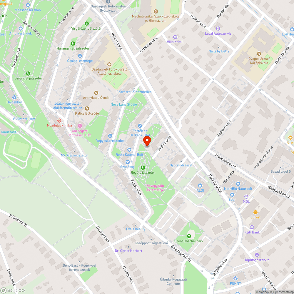 Reklám a totemen a a Regélő játszótérnél bejelentés helye