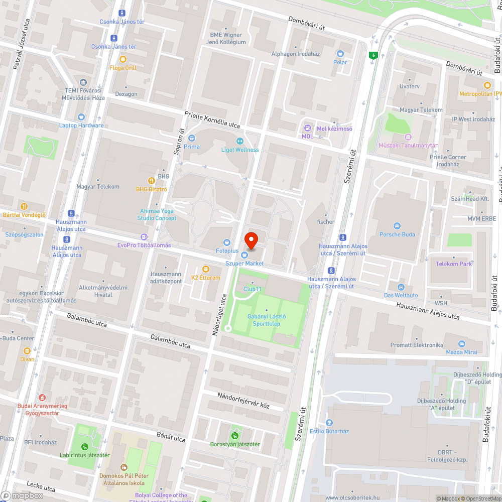 A lelógó lombtól nem látszik a tábla bejelentés helye