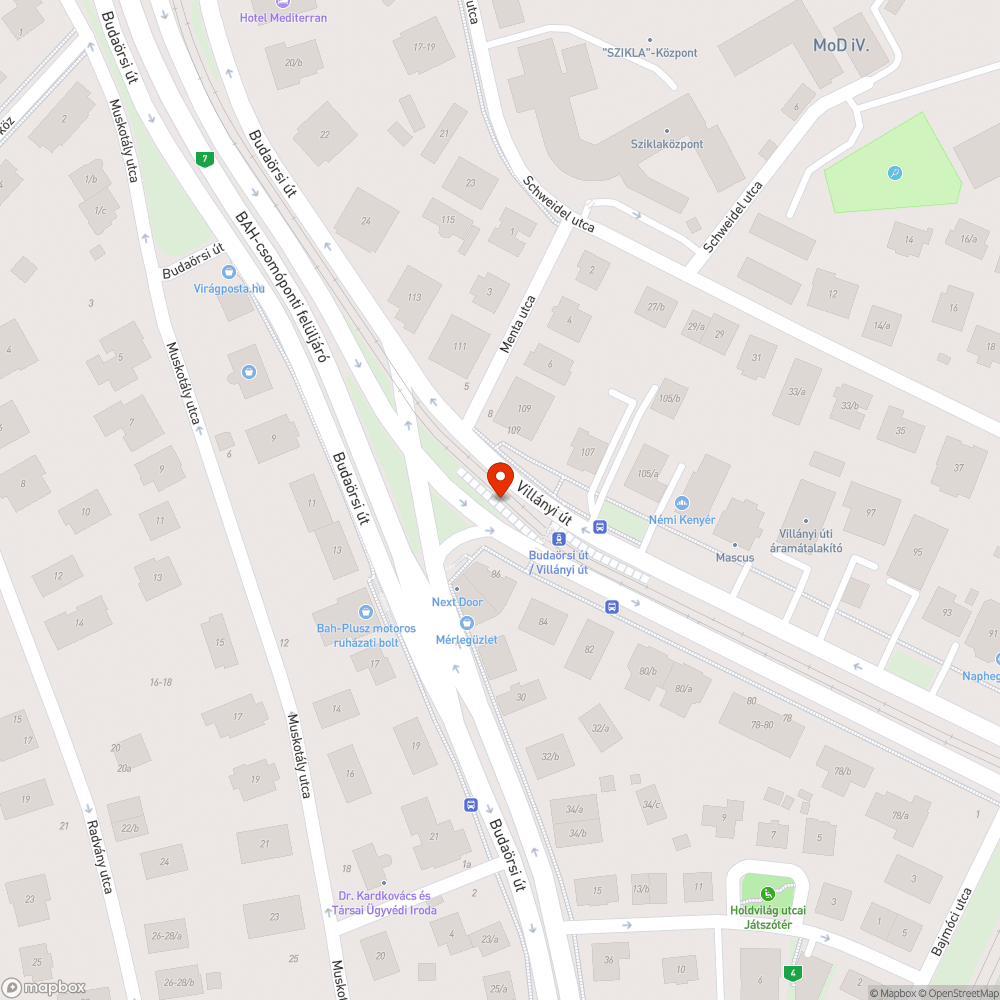 Összefirkált menetrend tábla bejelentés helye