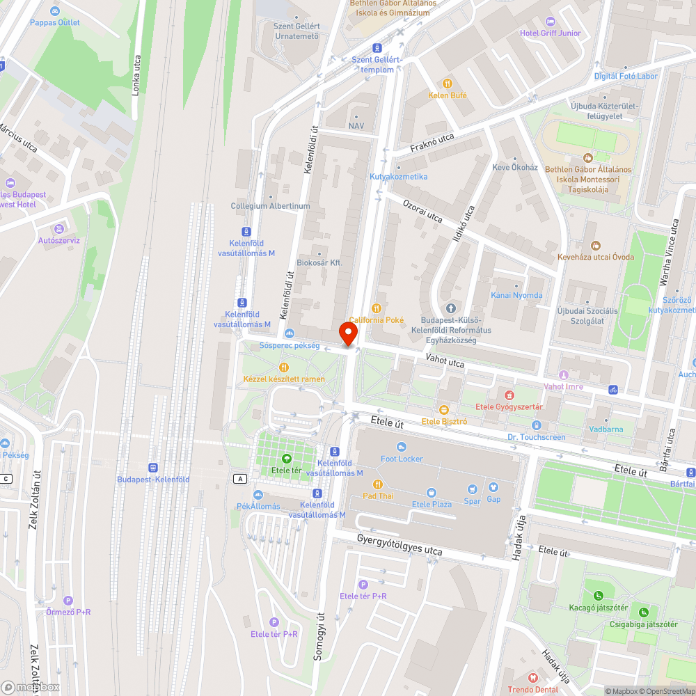 Több nagy zsák szemét a park szélén bejelentés helye