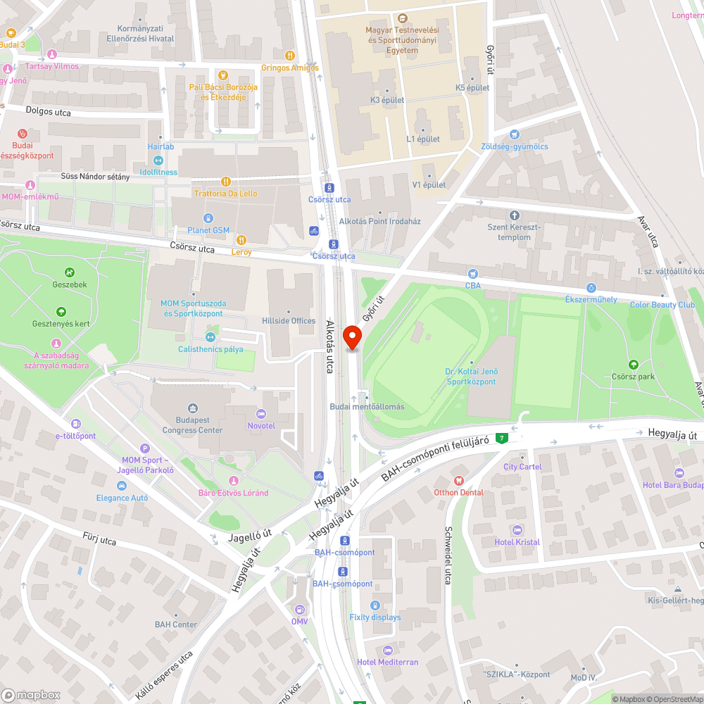 Egész sávot átölelő kátyú az Alkotáson bejelentés helye