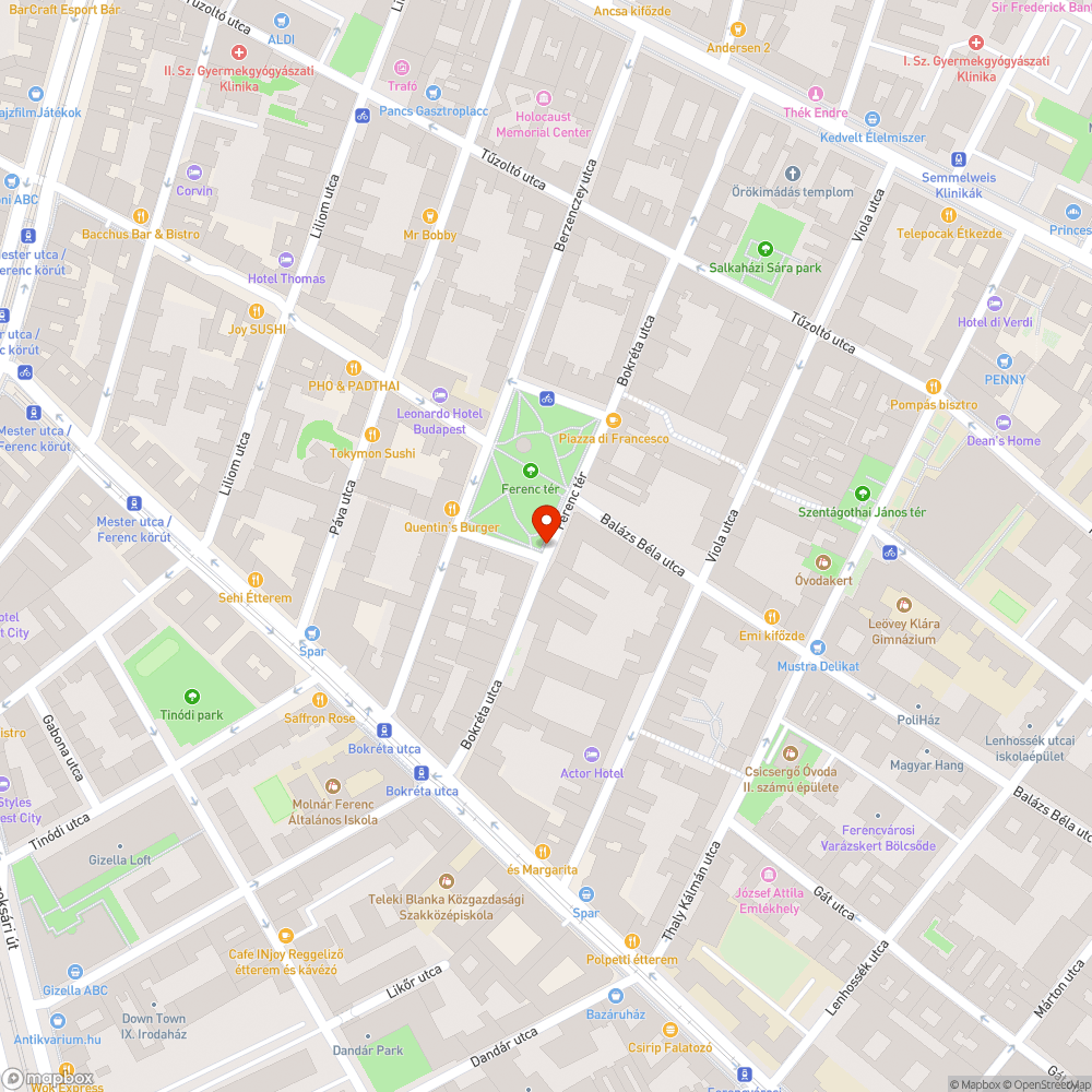 Felszedett térkő a Ferenc téren bejelentés helye