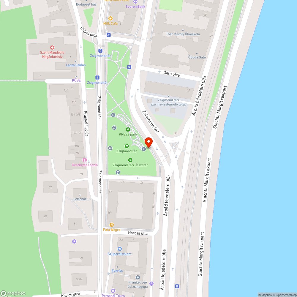 A játszótéren leesett a kerítésről a kutyás tábla bejelentés helye