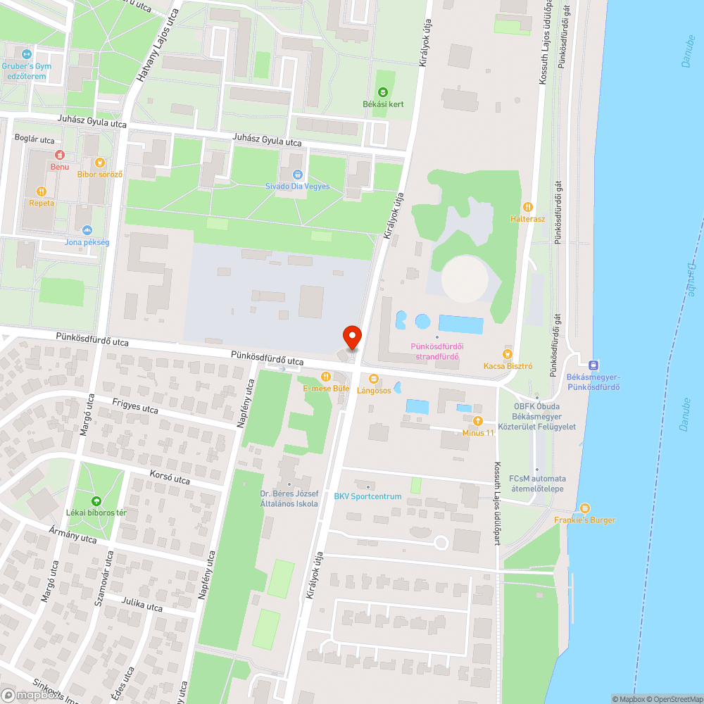 Járdán is parkolnak bejelentés helye