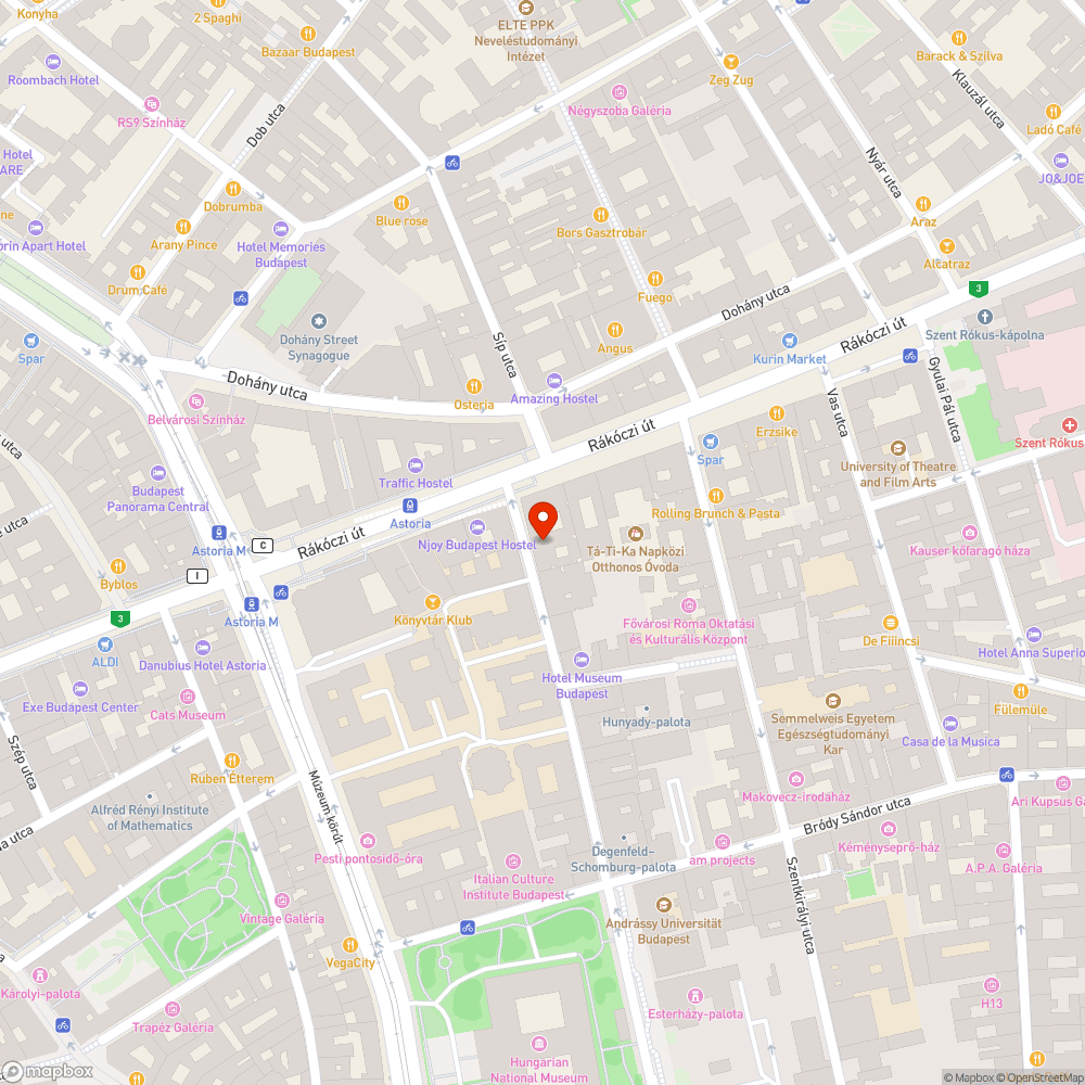 kiálló fedél a járdában botlásveszélyes bejelentés helye