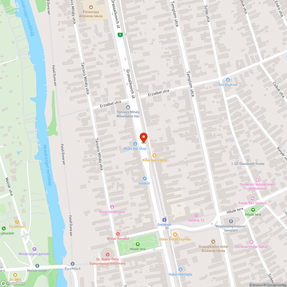 Felgyűrődött beton, hiányos útirányszabályozó nyíl bejelentés helye