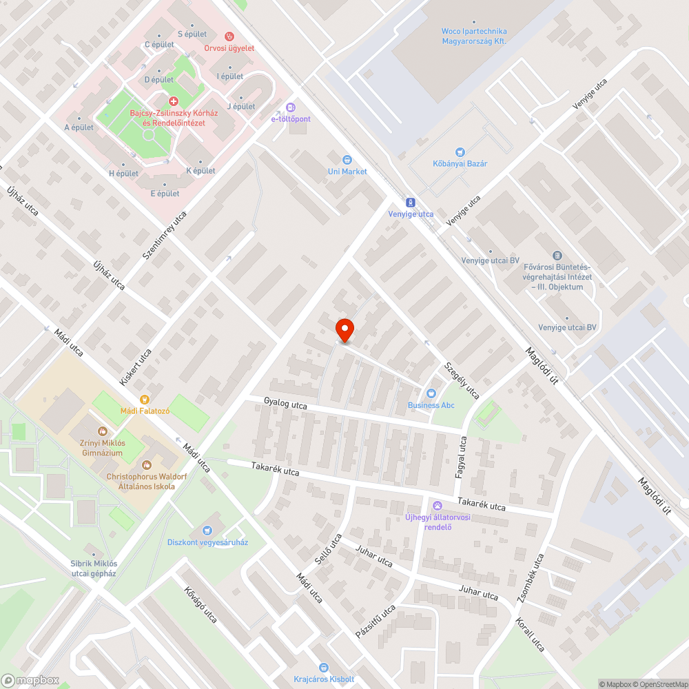 Kidobott roncs bevásárlókocsi, hulladékkal körítve bejelentés helye