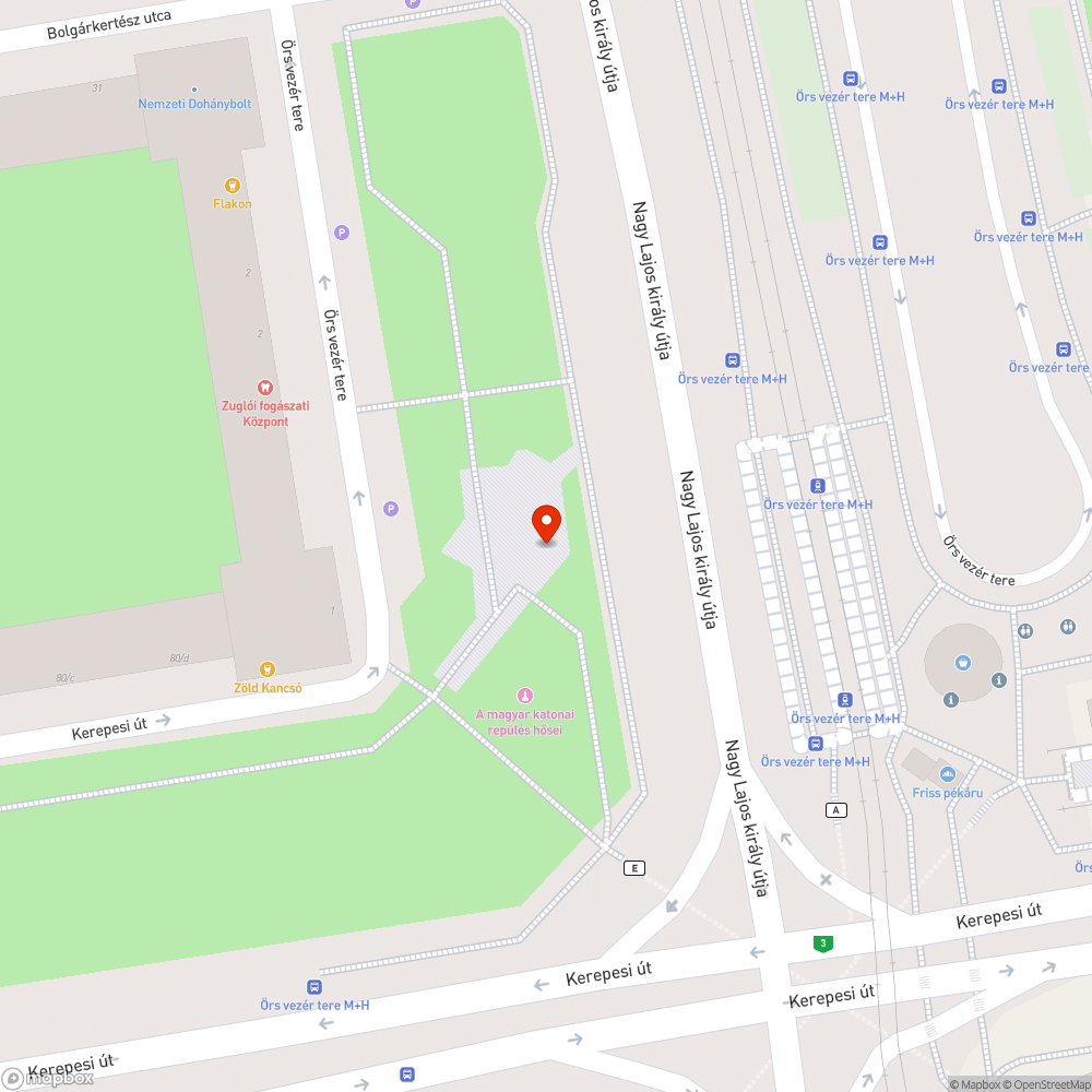 Elgazosodott üres szökőkút medence, benőtt térkő bejelentés helye