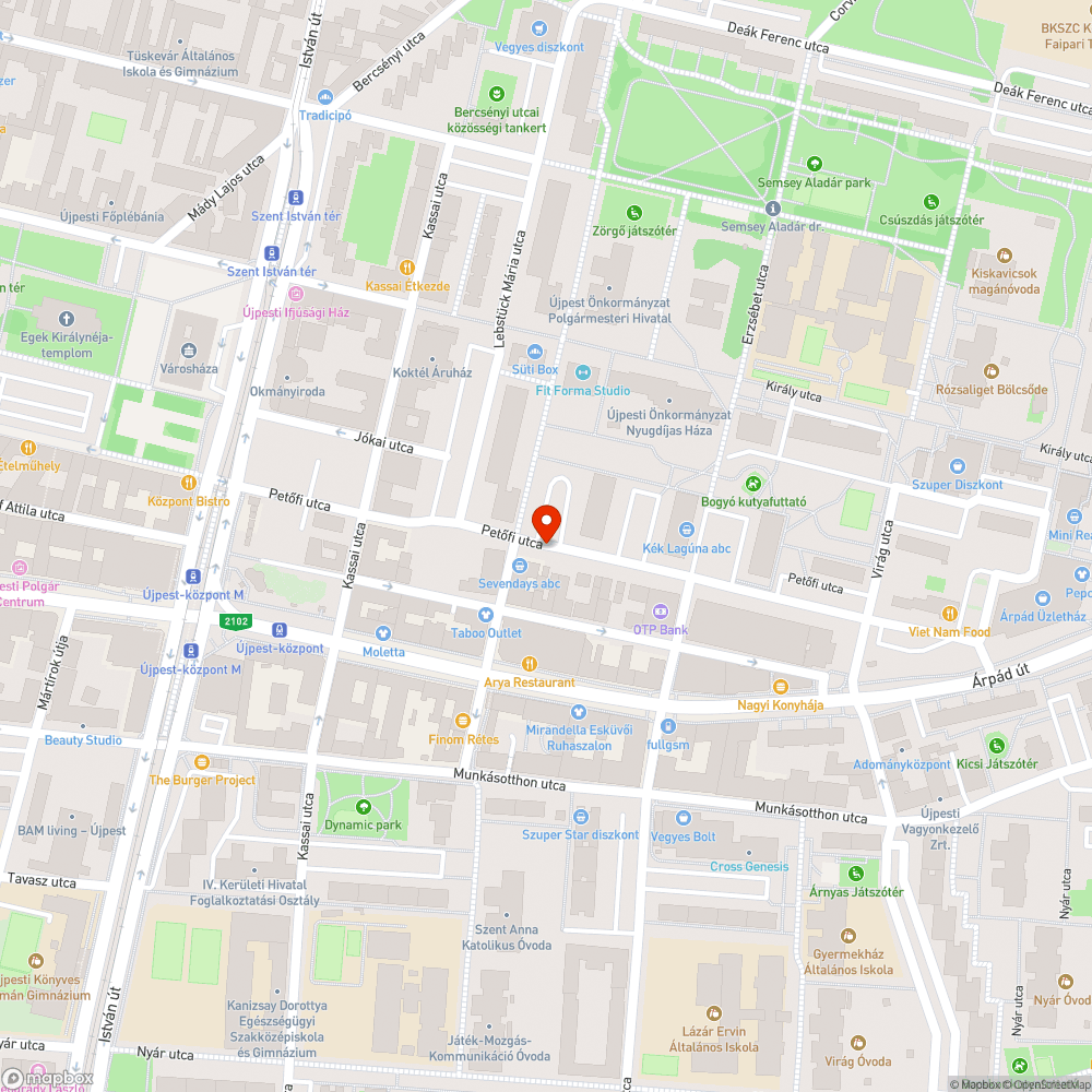 Elhagyott kék Dacia Sandero bejelentés helye