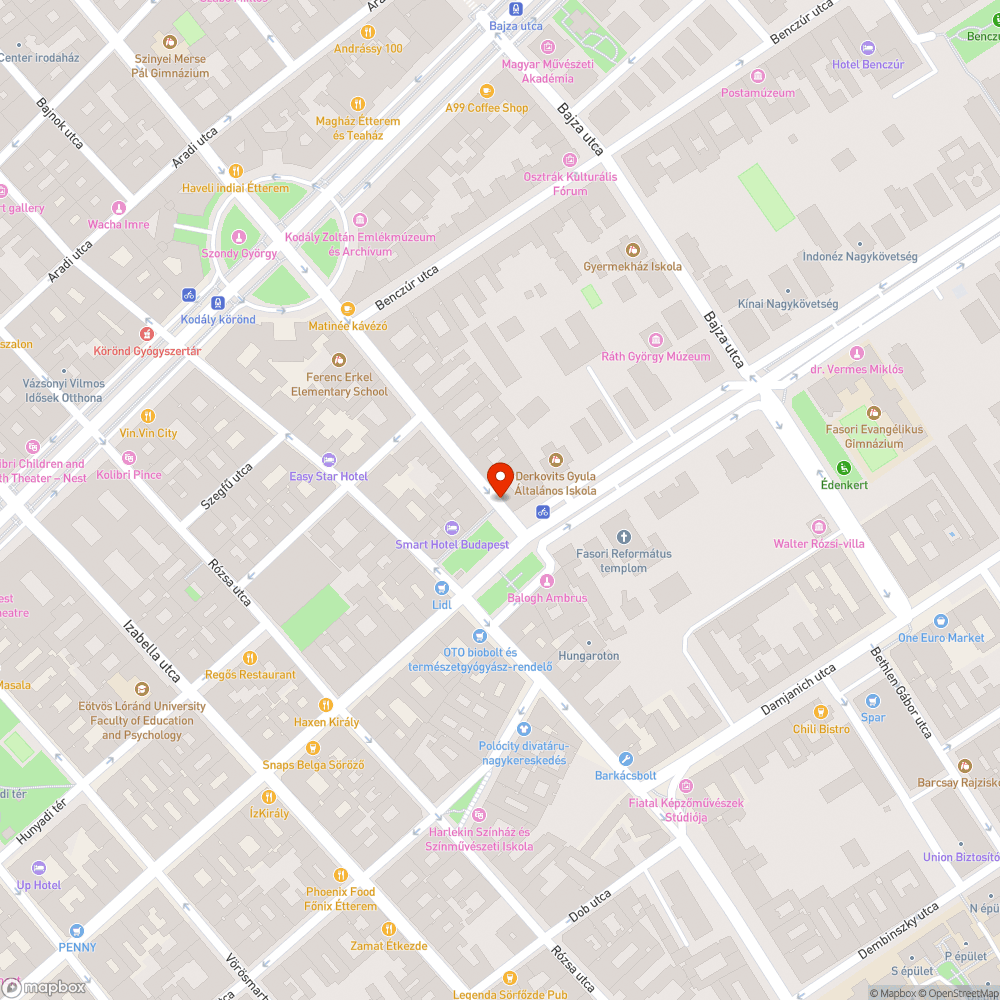 Rendszeresen a kerékpárúton parkolnak az autók bejelentés helye