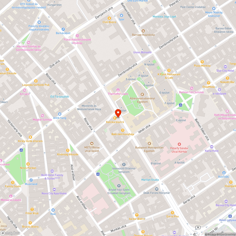 Egy szabálytalanul ott hagyott autó elfoglalja a járda 90 %-át bejelentés helye