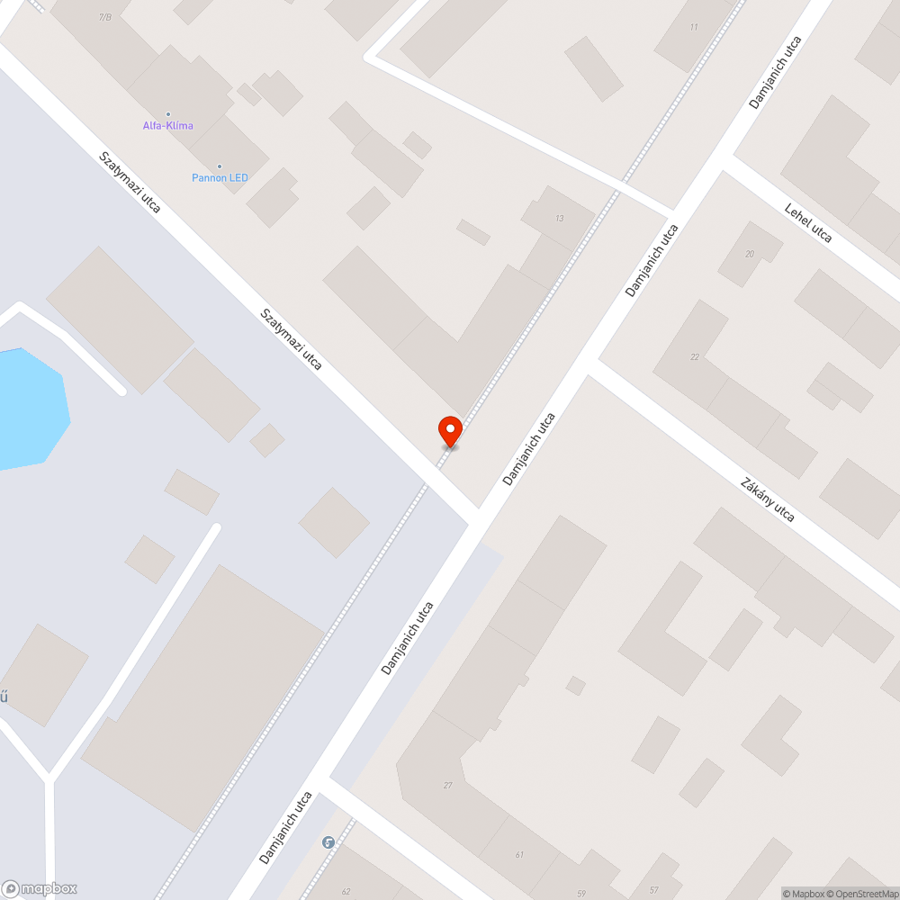 Megszüntetett oszlop csonkja a fűben maradt bejelentés helye