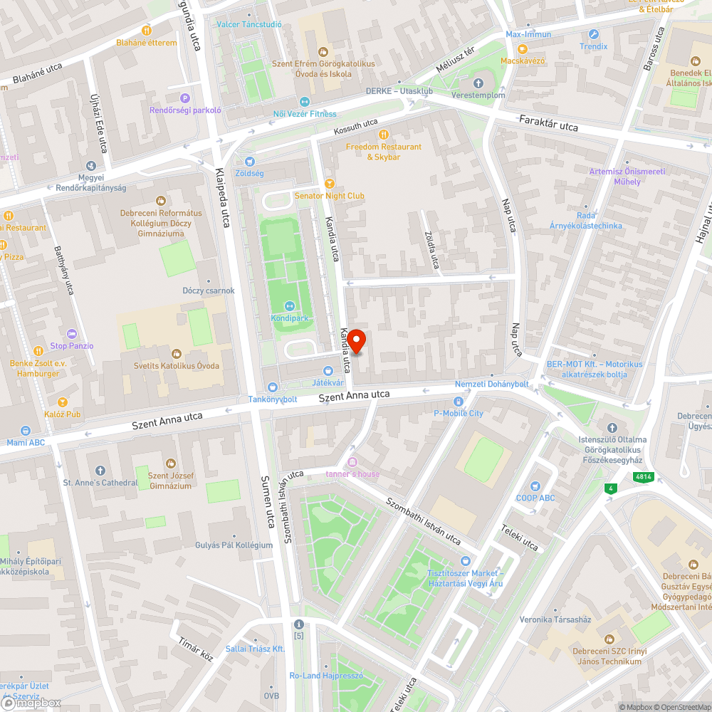 Debrecen Szent Anna utca Kandia sarkán  es a Kandia utca elején kivágtak négy több mint egy méteres törzsű fát. bejelentés helye