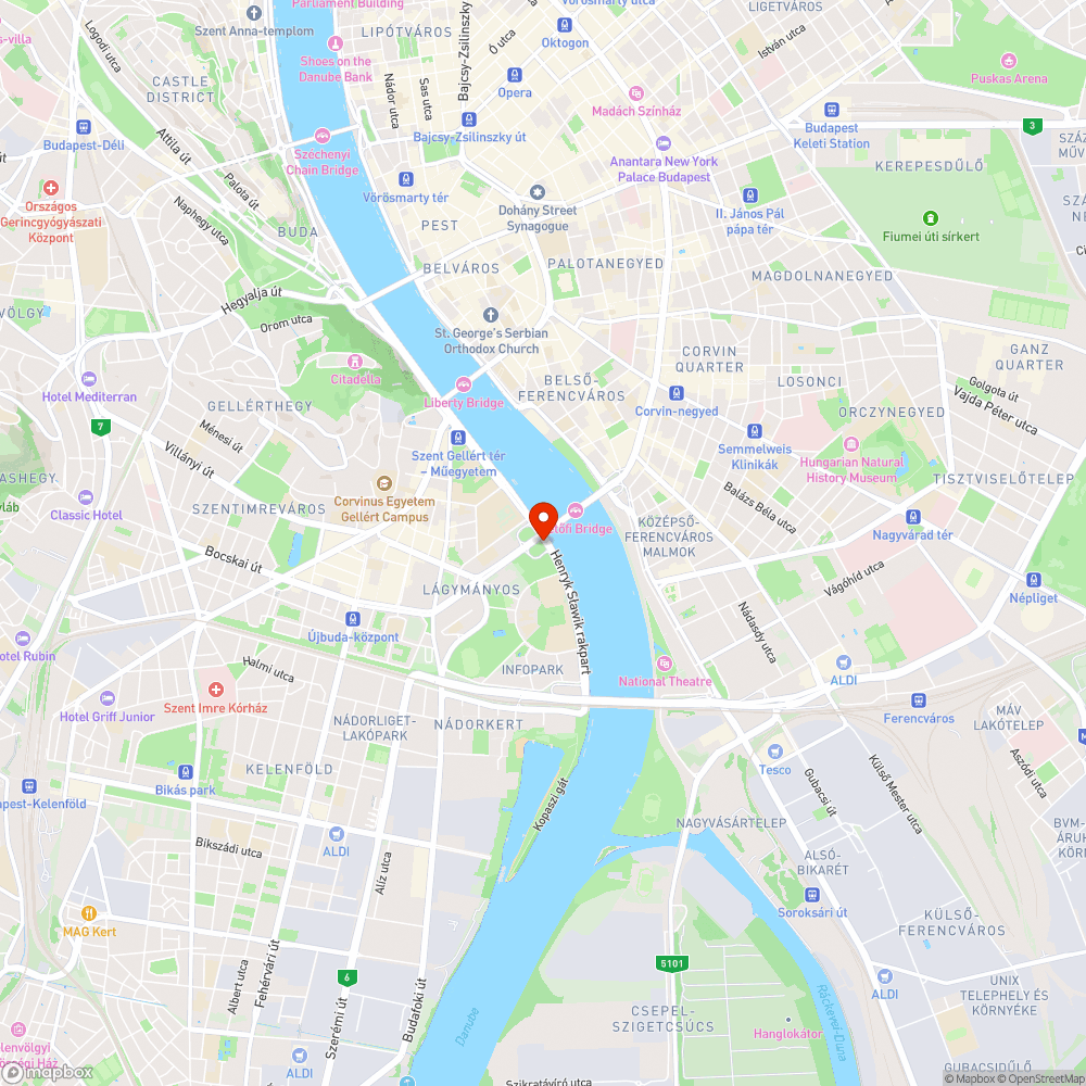 Törött üveg a Goldmann György téren az A38-nál Petőfi híd Buda bejelentés helye