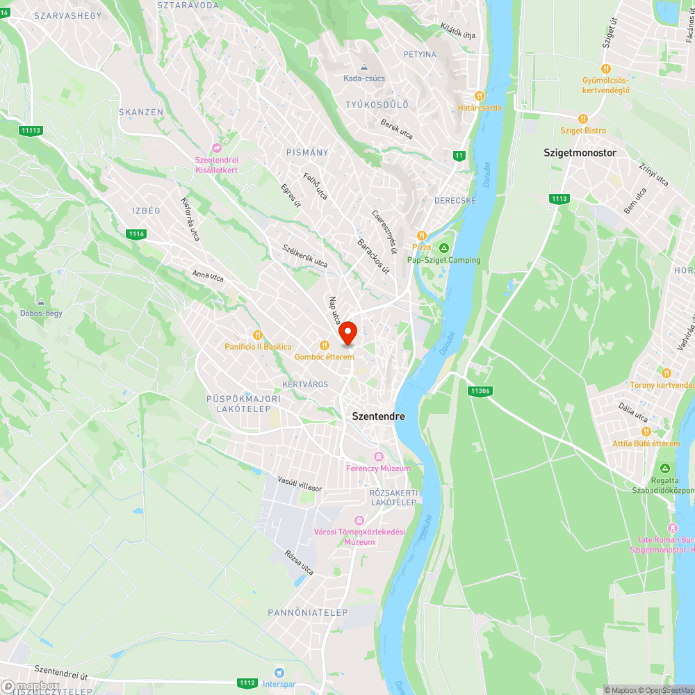 Aszfaltba ékelődött kábeldoboz a Sztaravodai út elején bejelentés helye