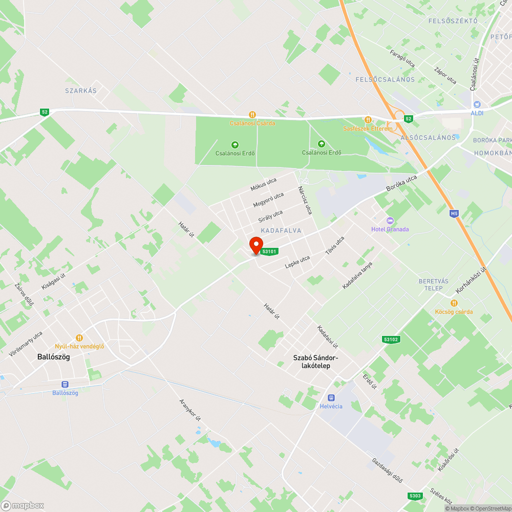 Igénytelen, pusztai buszmegálló Kadafalván bejelentés helye