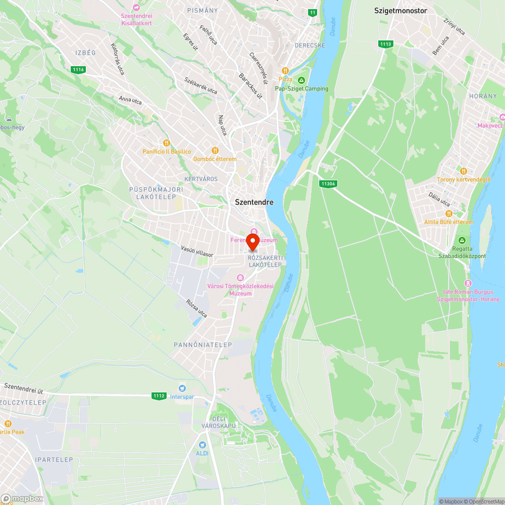 Kiszáradt akácfa a SPAR üzletével szemközt bejelentés helye