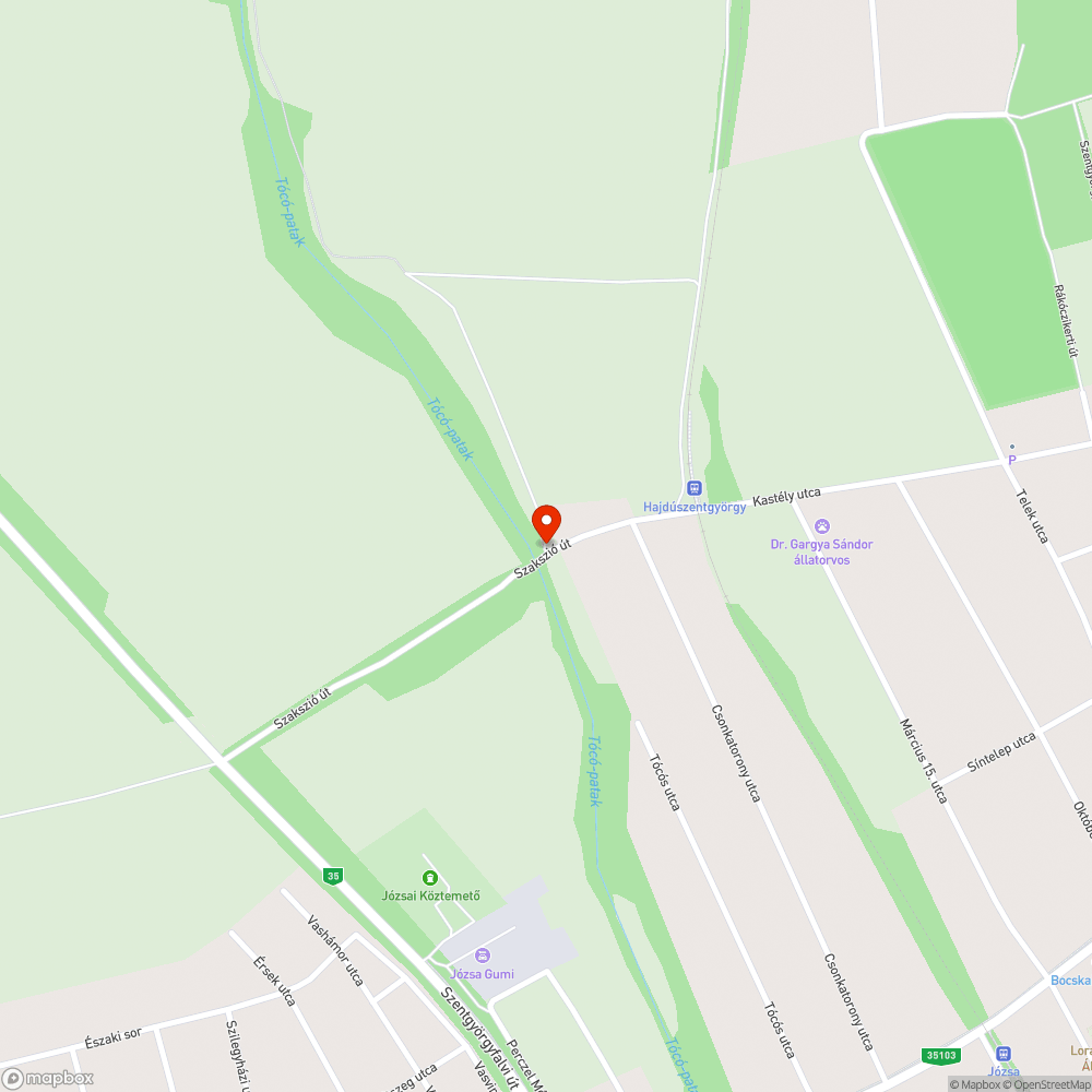 Benőtt és meghajlott természetvédelmi területet jelző tábla bejelentés helye