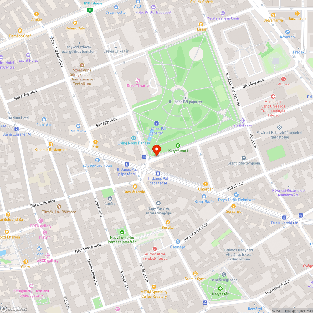 Tesco előtti járda járhatatlan bejelentés helye