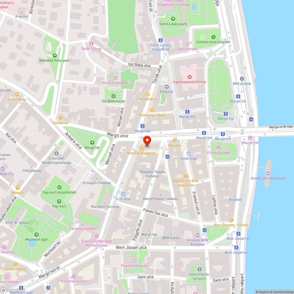 Kiálló beton közműfedlap a járdán - balesetet okozott bejelentés helye